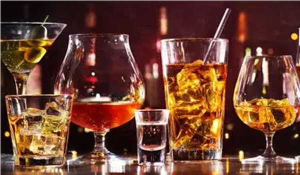 photo of alcoholic drinks